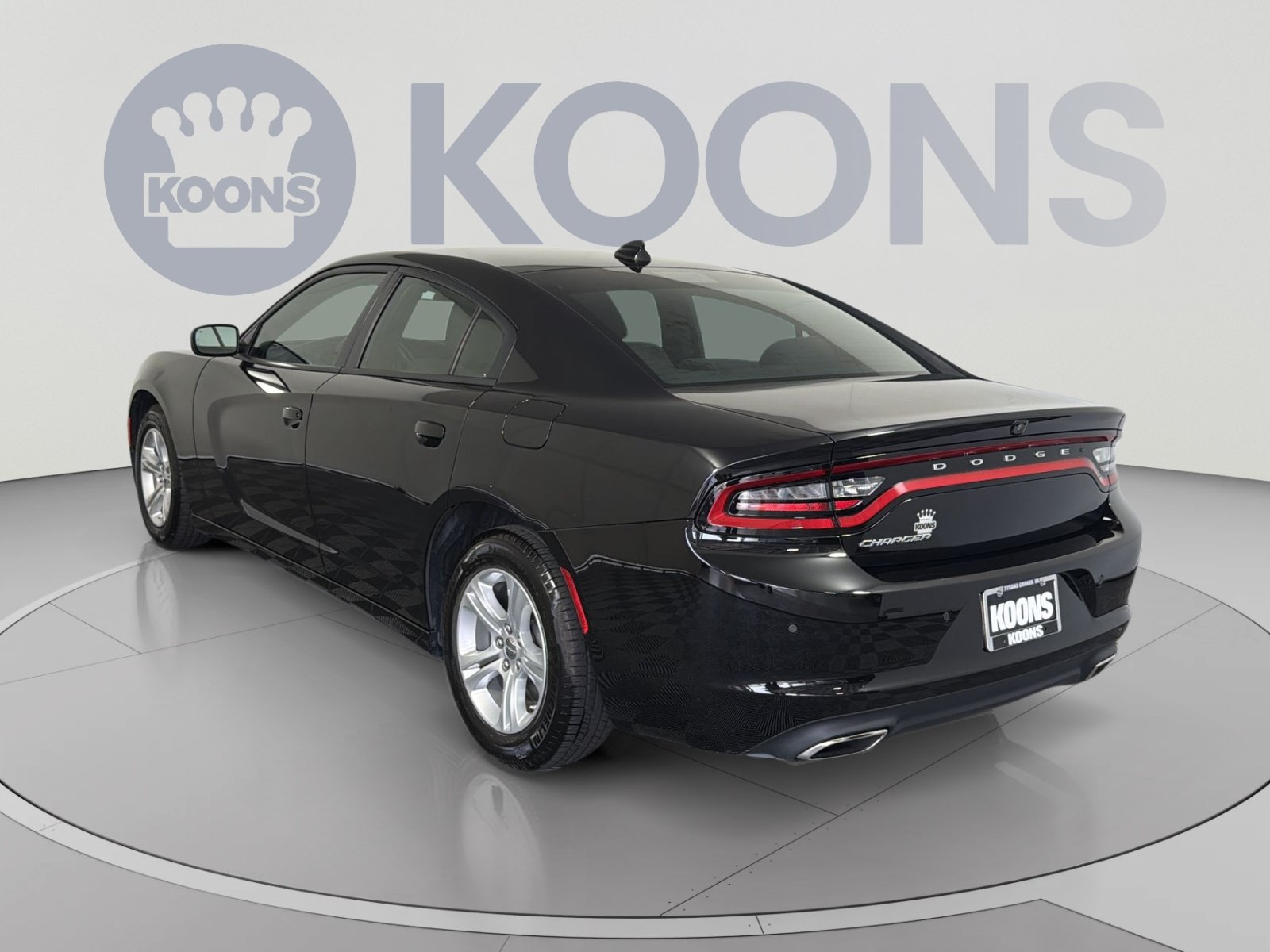 Used 2023 Dodge Charger SXT w/ Cold Weather Package RWD image 4