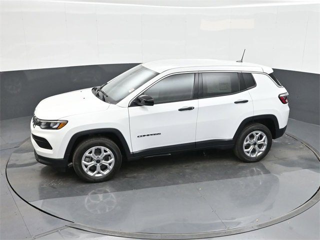Used 2025 Jeep Compass Sport image 33