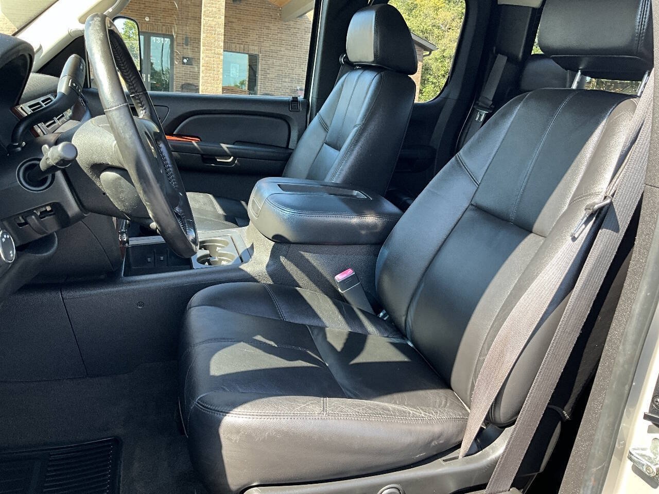 Used 2009 Chevrolet Silverado 2500 LTZ AWD/4WD image 9