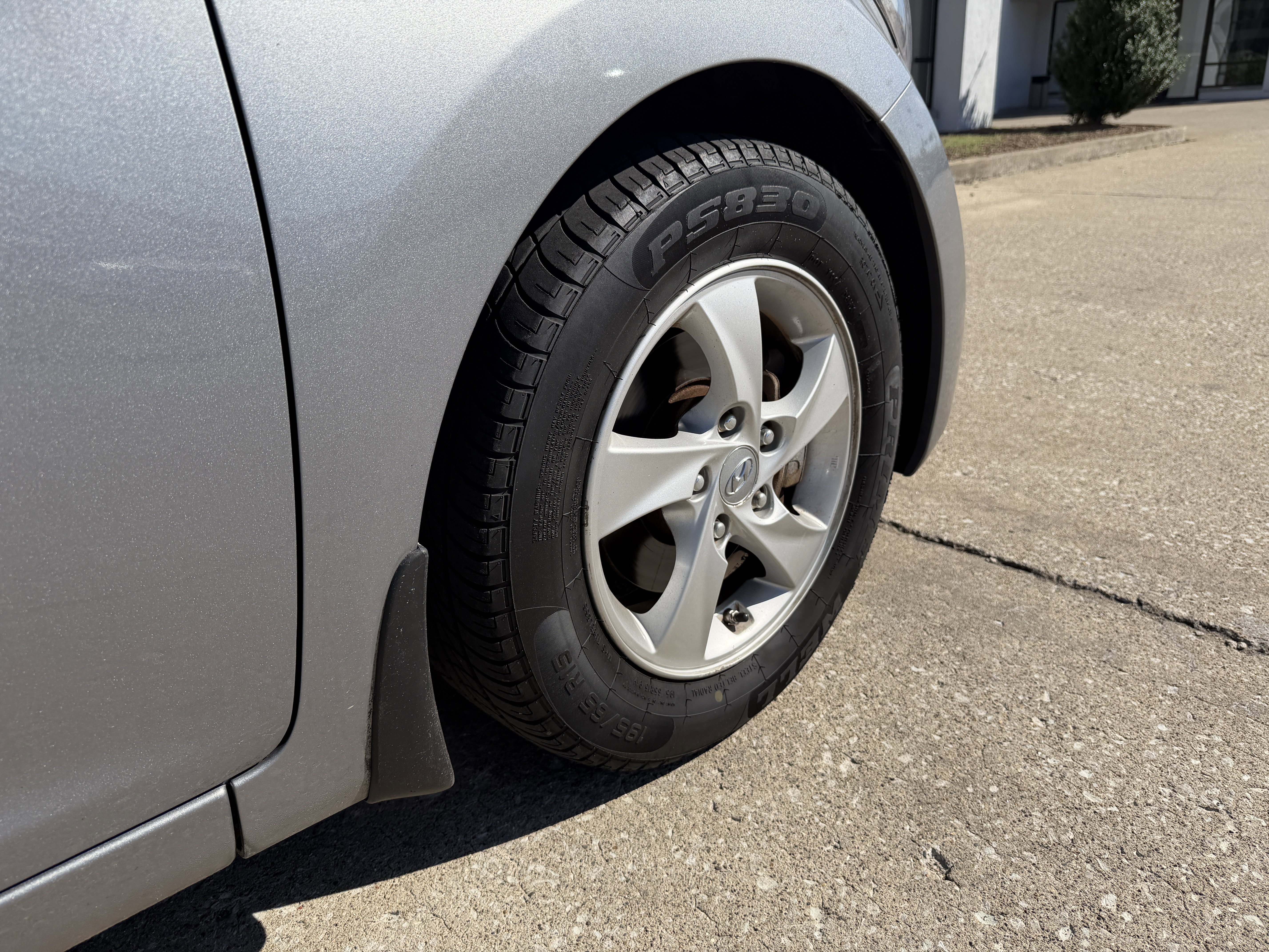 Used 2015 Hyundai Elantra SE image 16