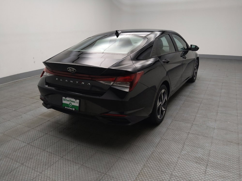 Used 2023 Hyundai Elantra SEL w/ Convenience Package FWD image 9