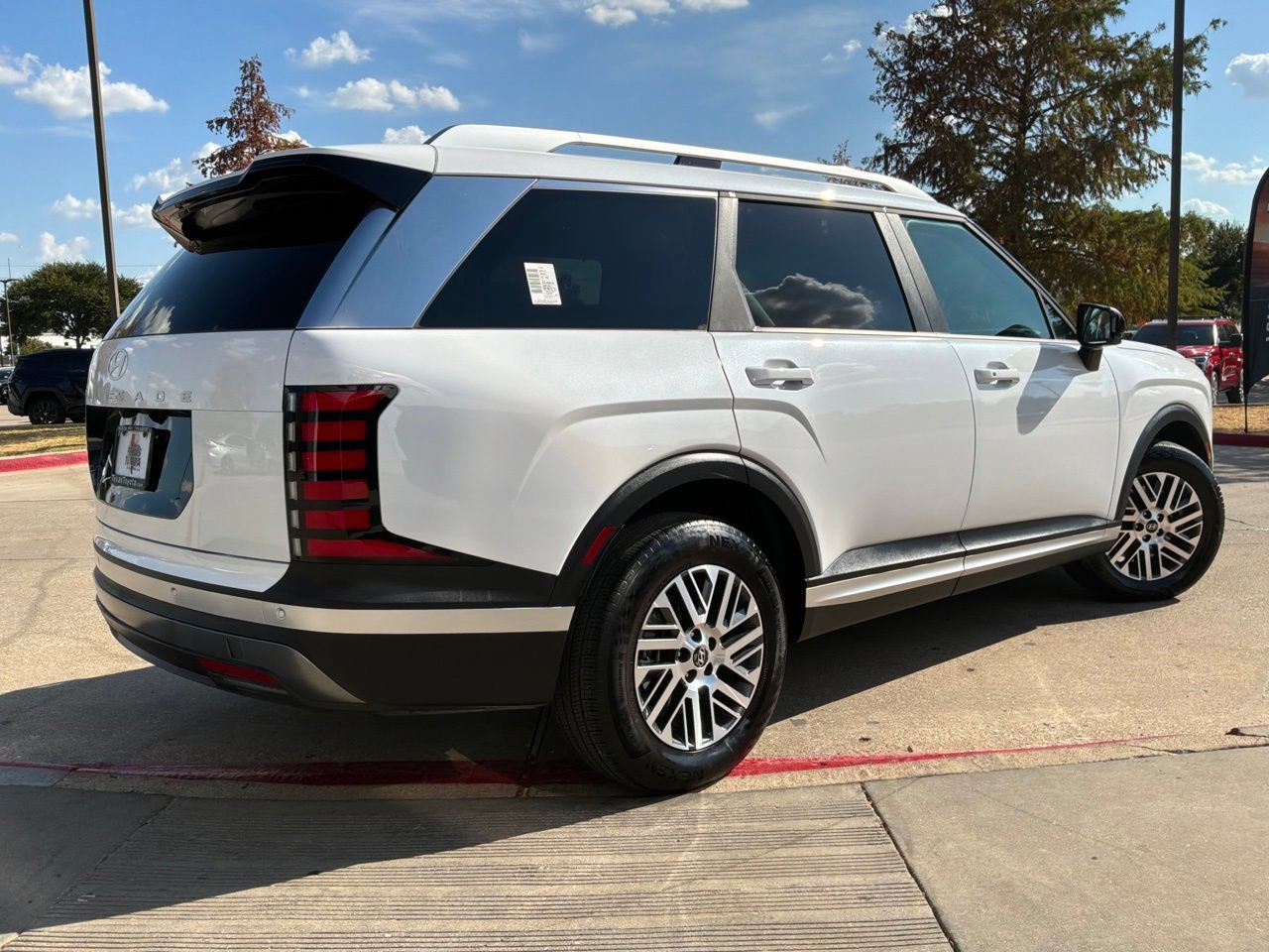 Used 2026 Hyundai Palisade SEL FWD image 6