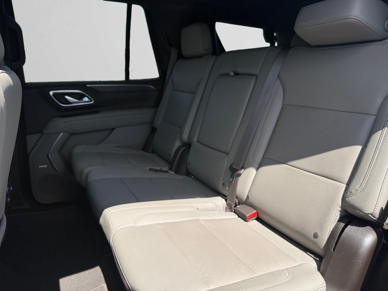 Used 2021 Chevrolet Tahoe LT w/ Luxury Package RWD image 13