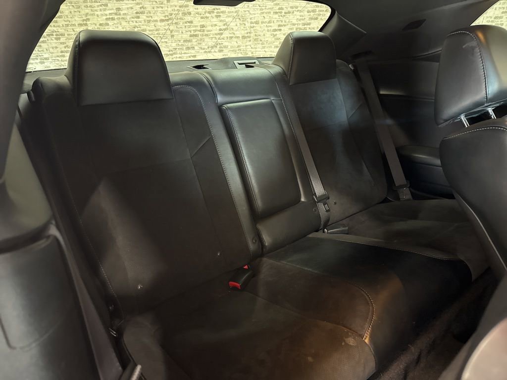 Used 2016 Dodge Challenger R/T Scat Pack w/ Leather Interior Group image 11