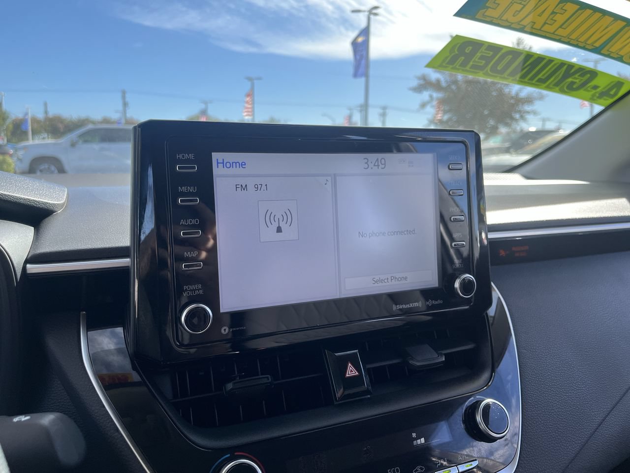Used 2022 Toyota Corolla LE FWD image 12