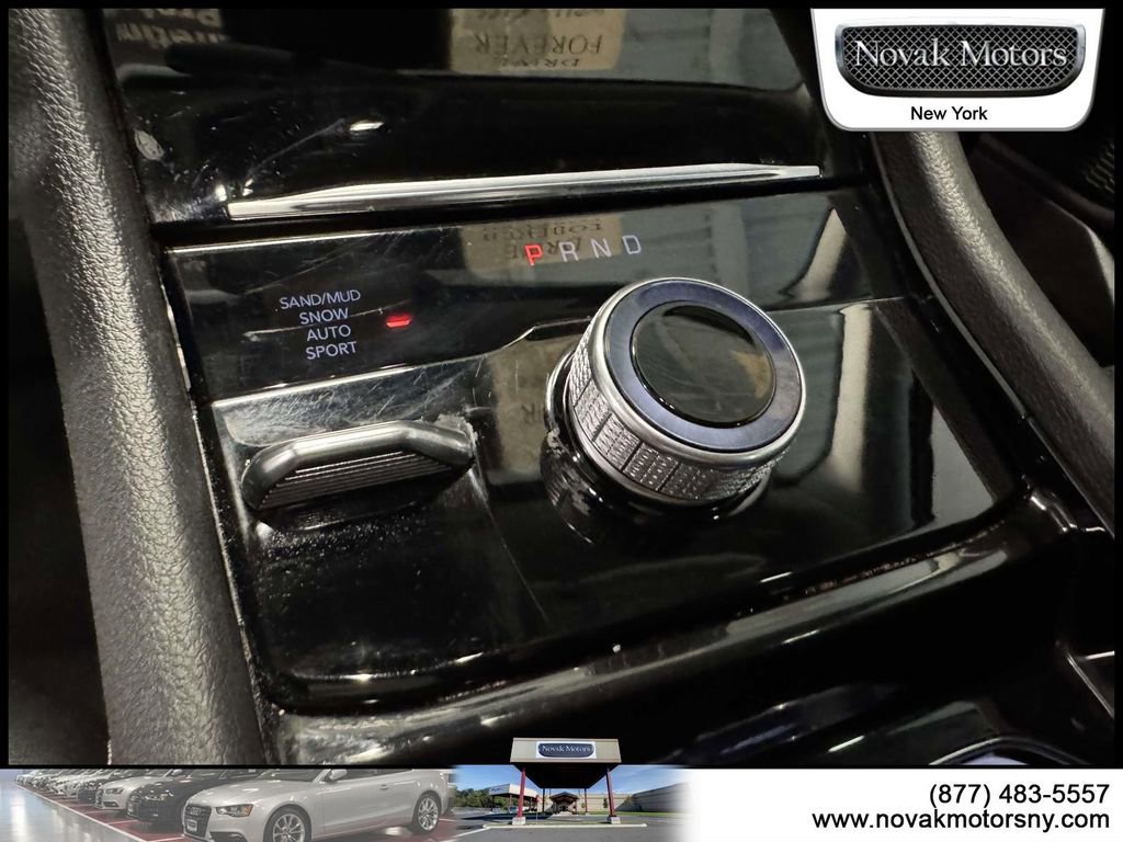 Used 2023 Jeep Grand Cherokee L Limited AWD/4WD image 23