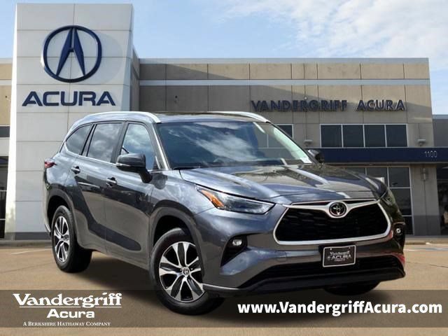 Used 2023 Toyota Highlander XLE FWD video 1