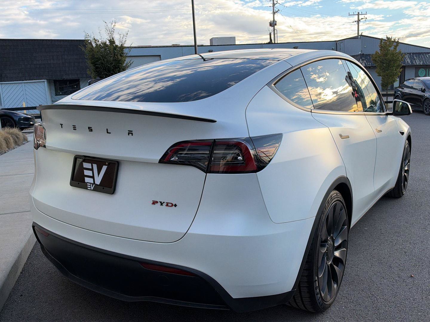 Used 2023 Tesla Model Y Performance AWD/4WD image 8