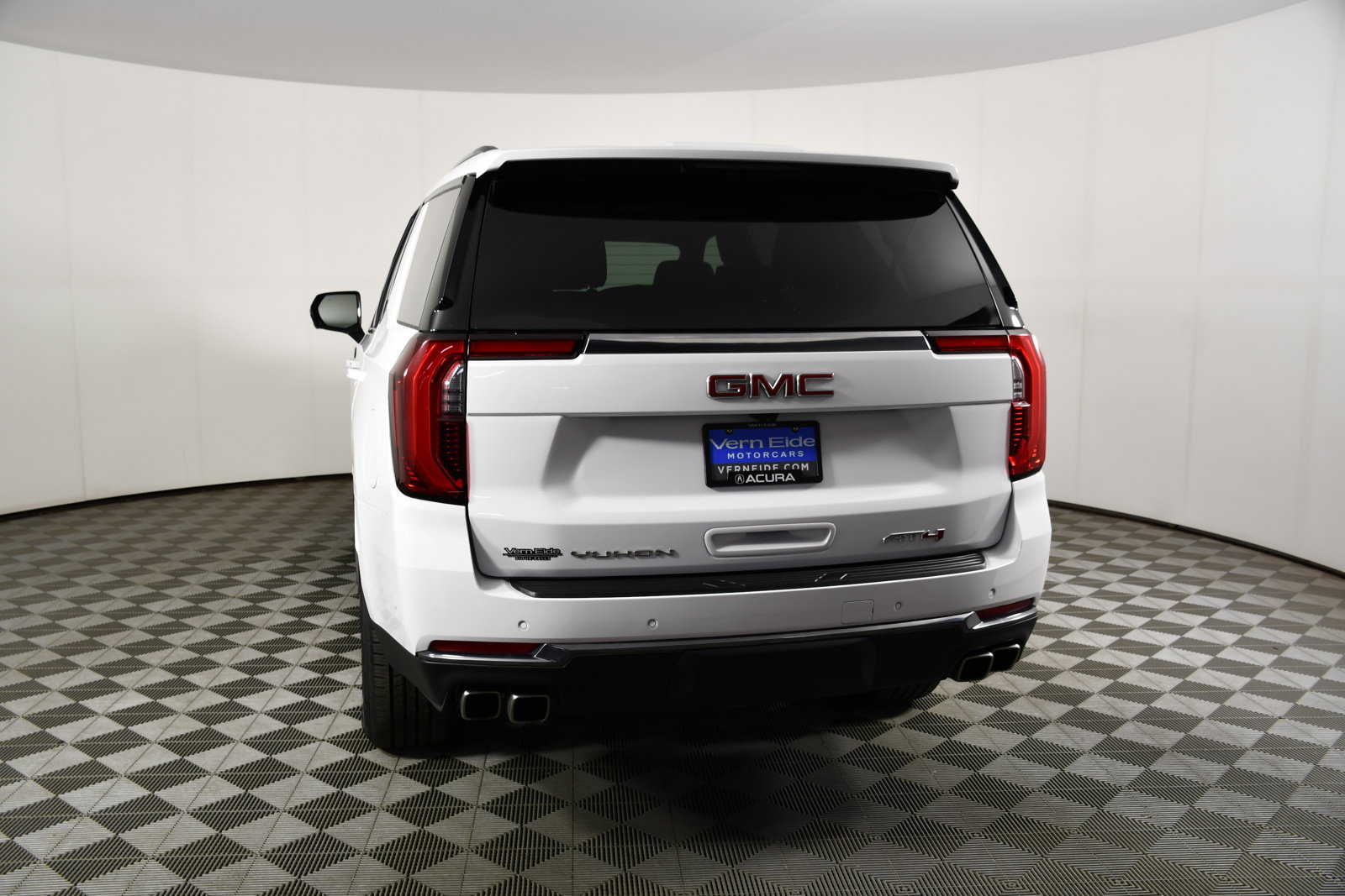 Used 2025 GMC Yukon AT4 AWD/4WD image 7
