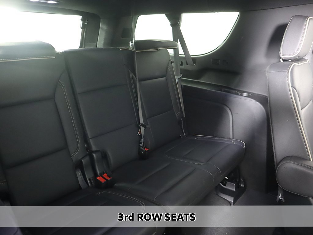 Used 2023 Chevrolet Suburban Premier image 9
