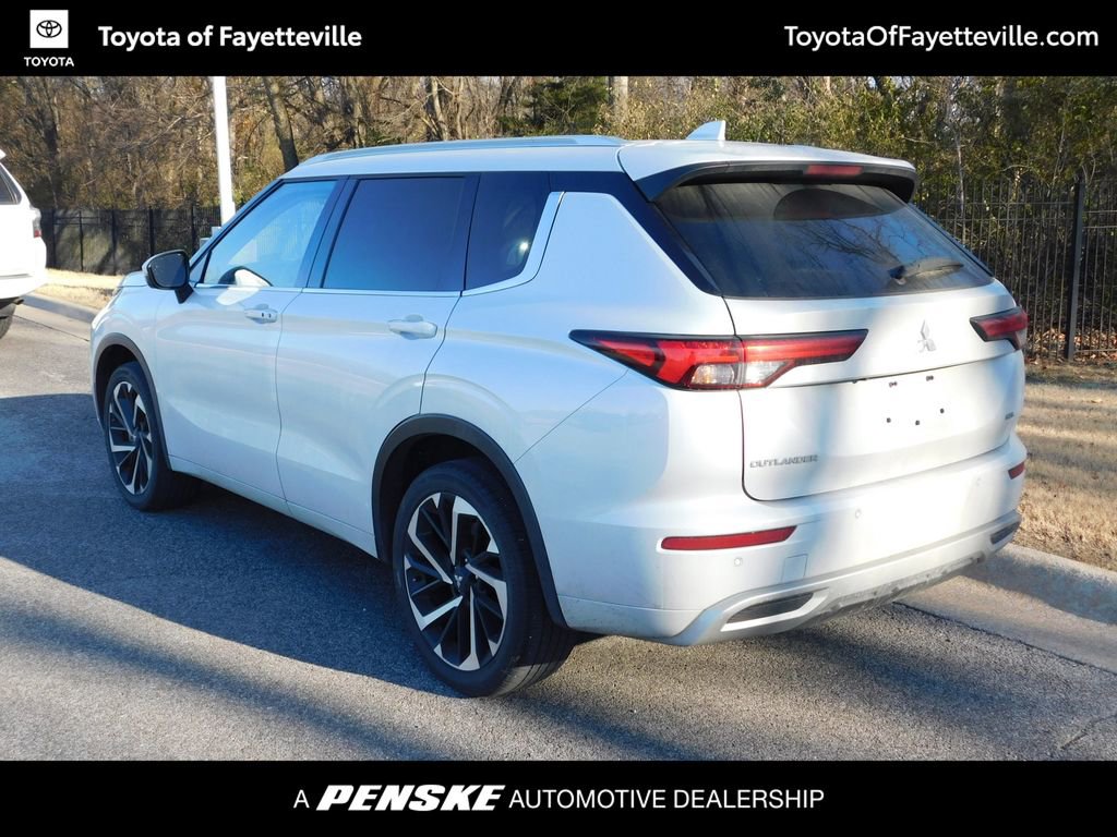 Used 2023 Mitsubishi Outlander SEL image 3