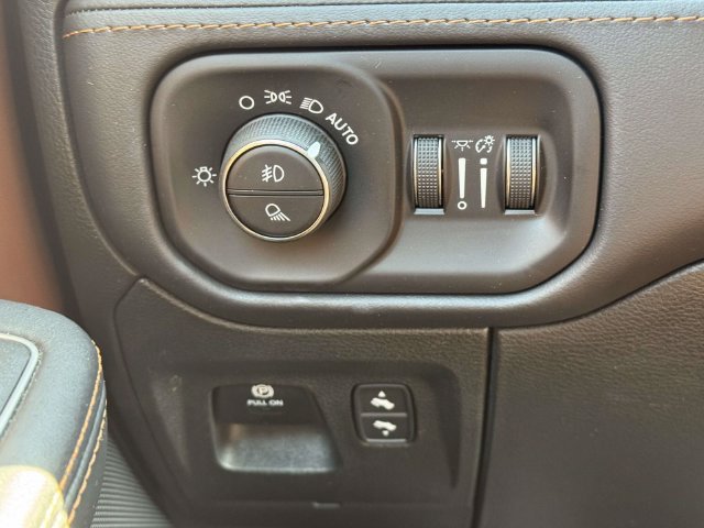 Used 2023 RAM 1500 Limited AWD/4WD image 24