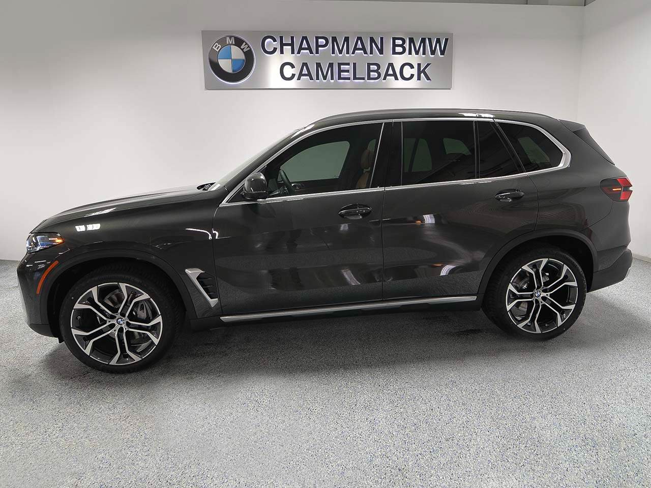 Used 2026 BMW X5 xDrive40i w/ Climate Comfort Package AWD/4WD image 3