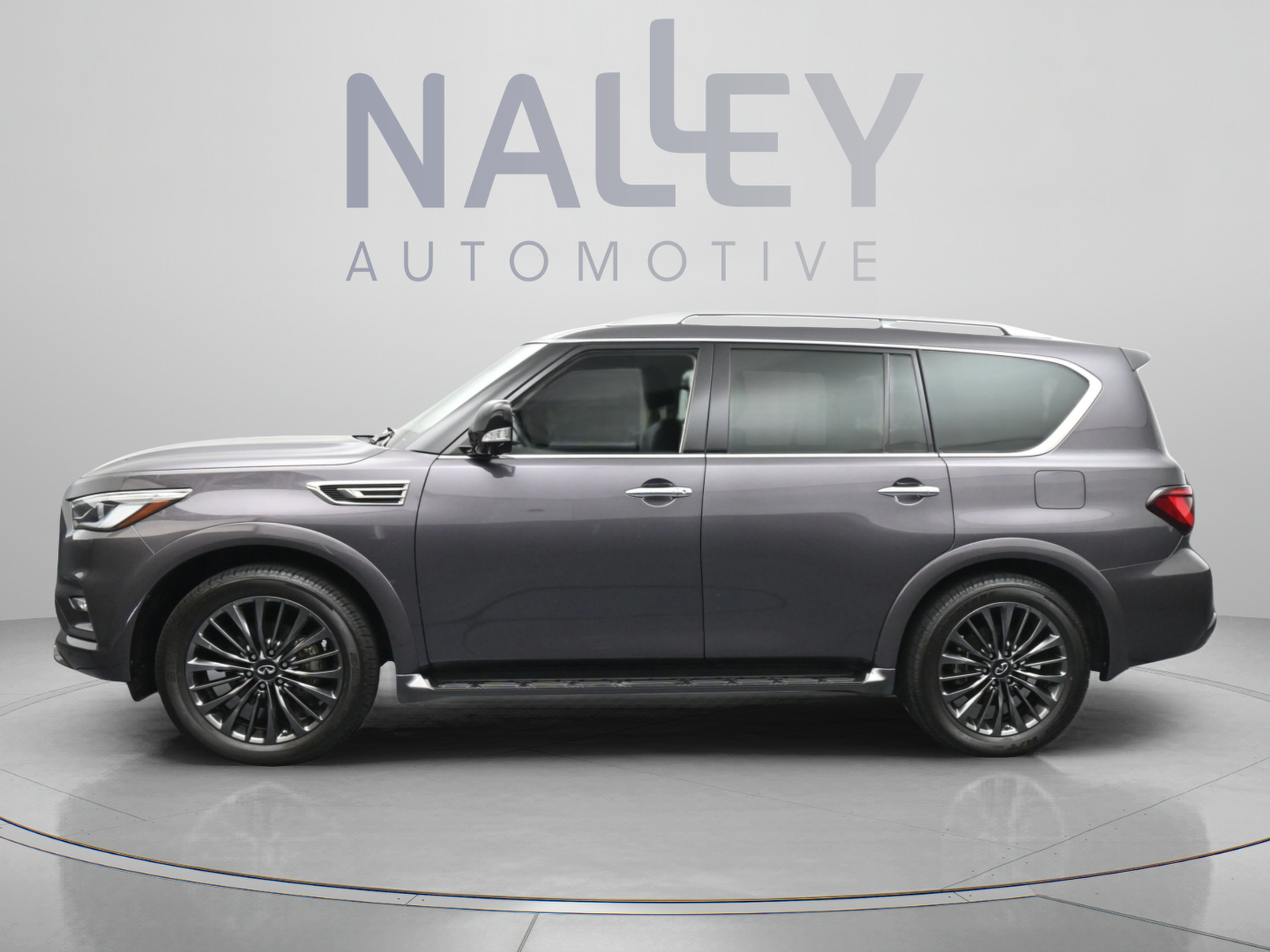 Used 2023 INFINITI QX80 Premium Select w/ Cargo Package RWD image 2