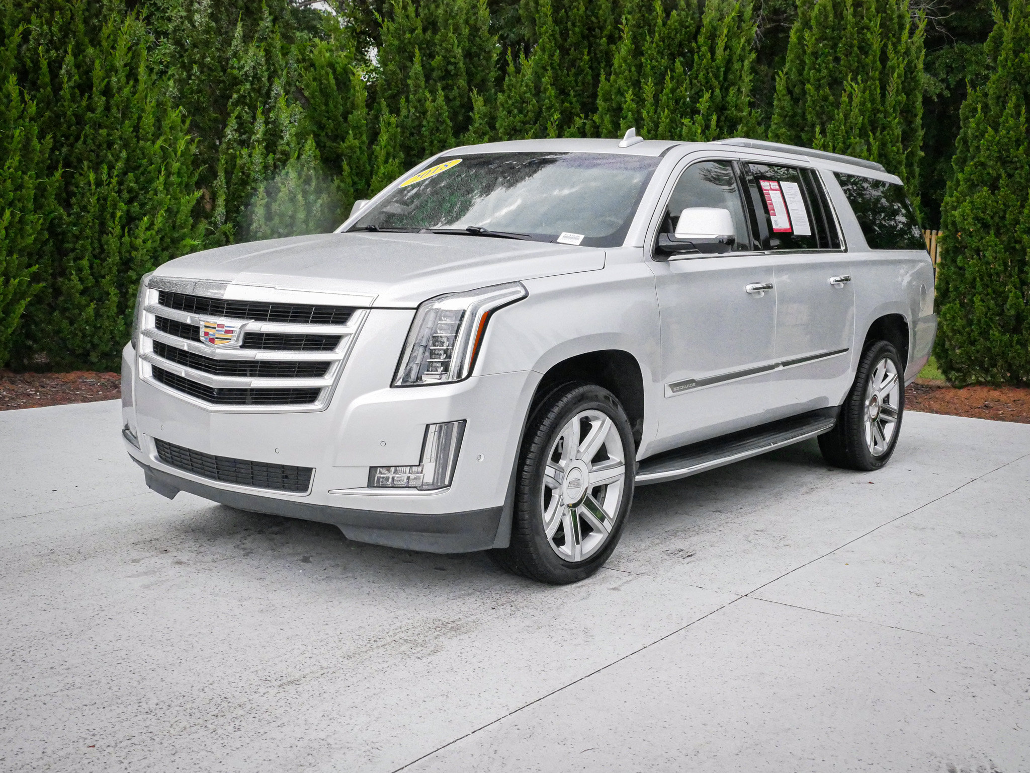 Used 2018 Cadillac Escalade ESV Luxury RWD image 5