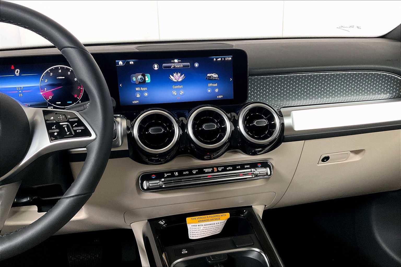 New 2025 Mercedes-Benz GLB 250 4MATIC image 9