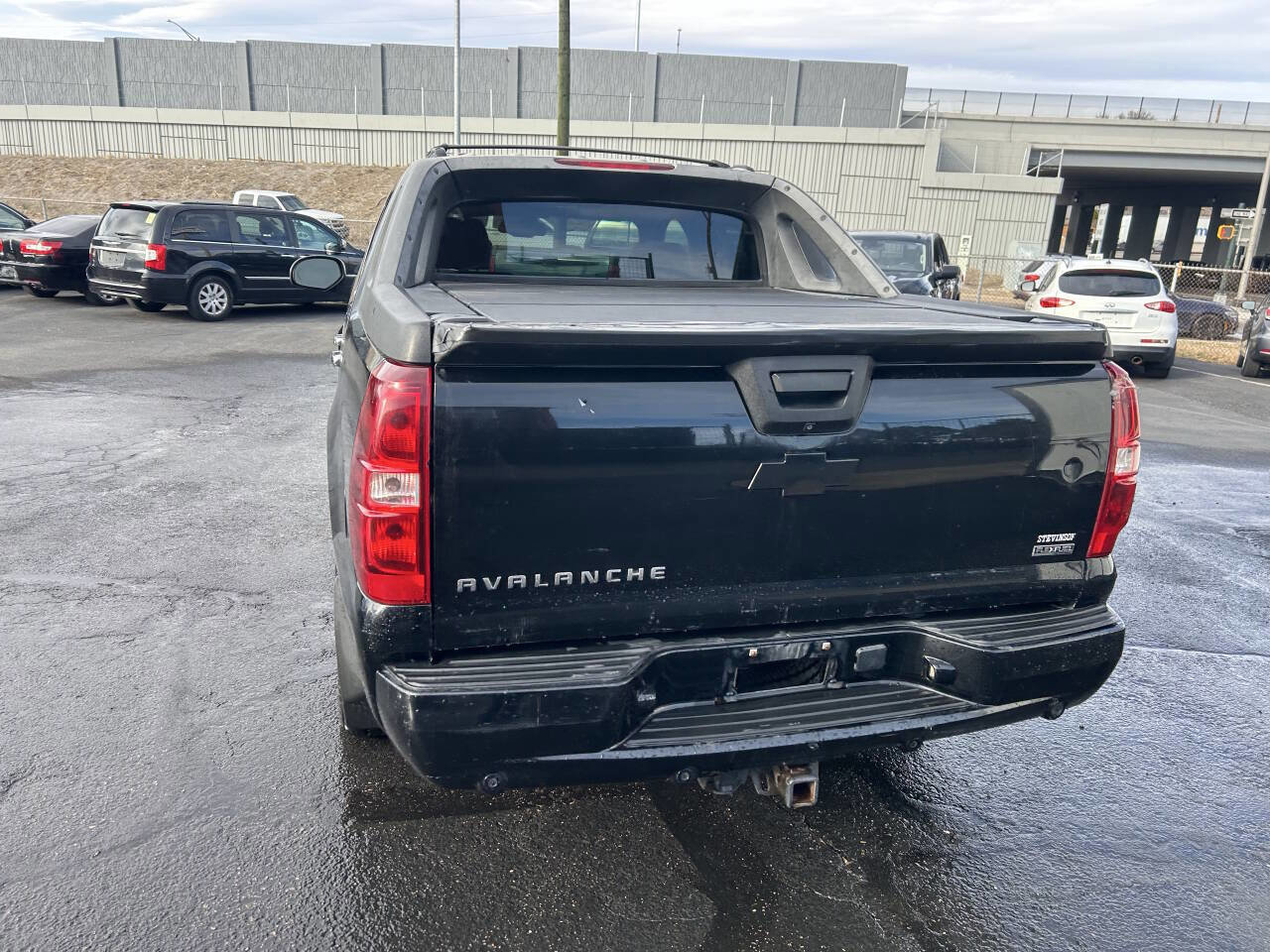 Used 2009 Chevrolet Avalanche LTZ image 8
