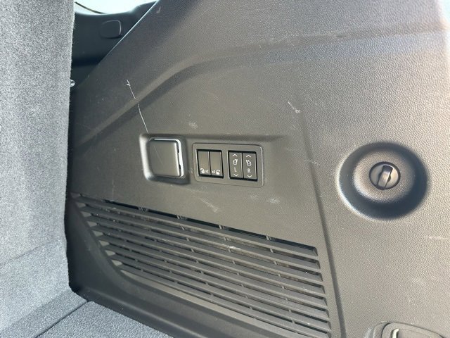 Used 2022 GMC Yukon Denali image 12