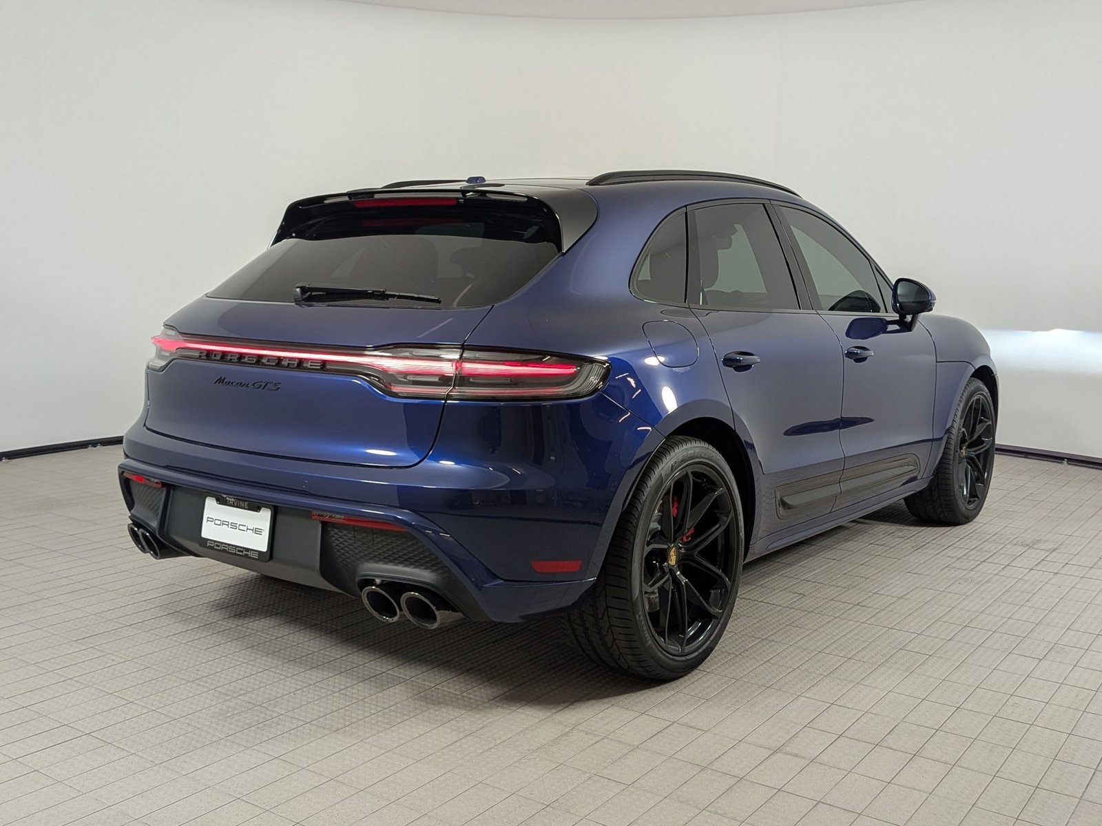 Used 2026 Porsche Macan GTS AWD/4WD image 8