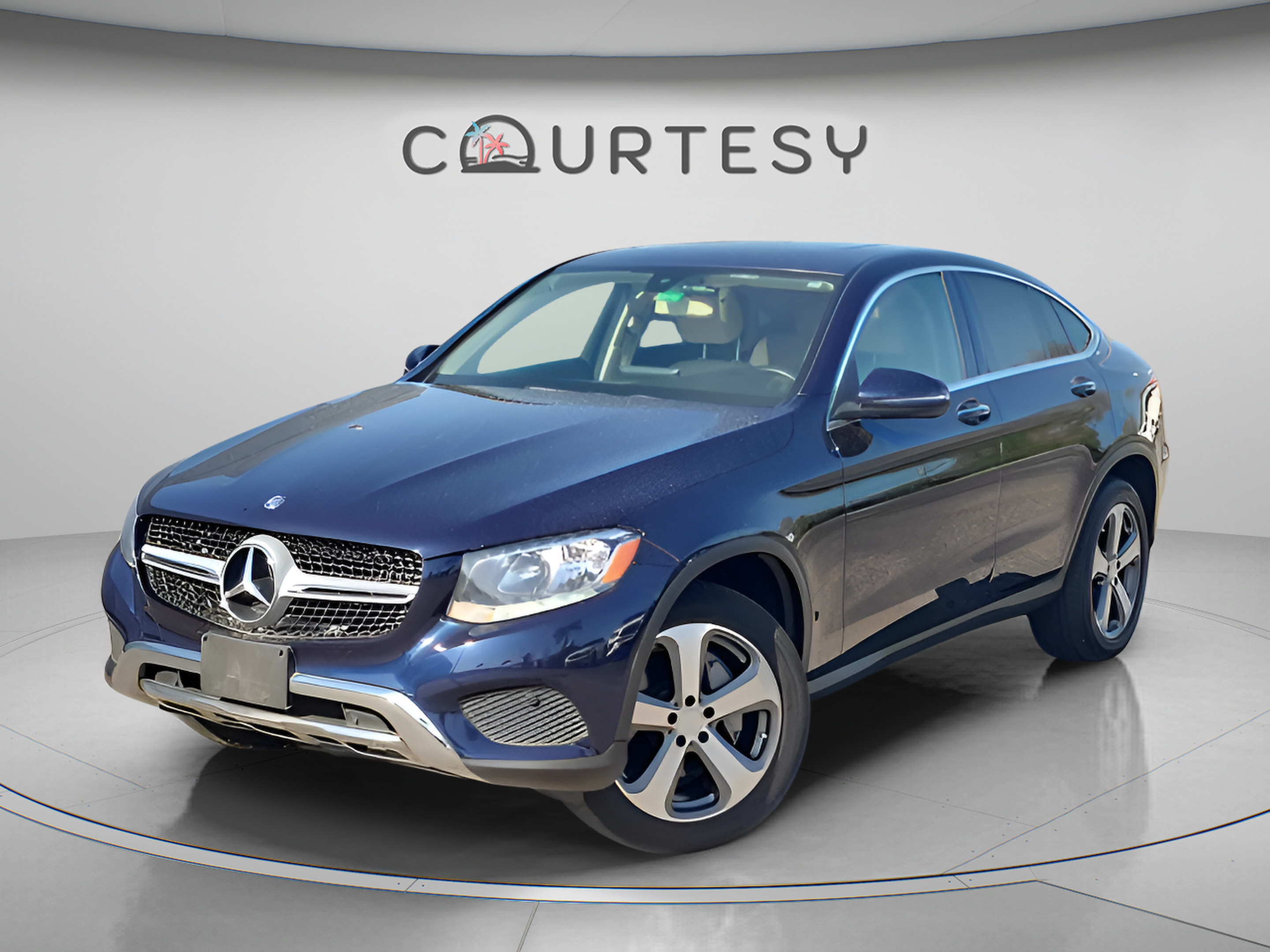 Used 2017 Mercedes-Benz GLC 300 4MATIC Coupe image 1