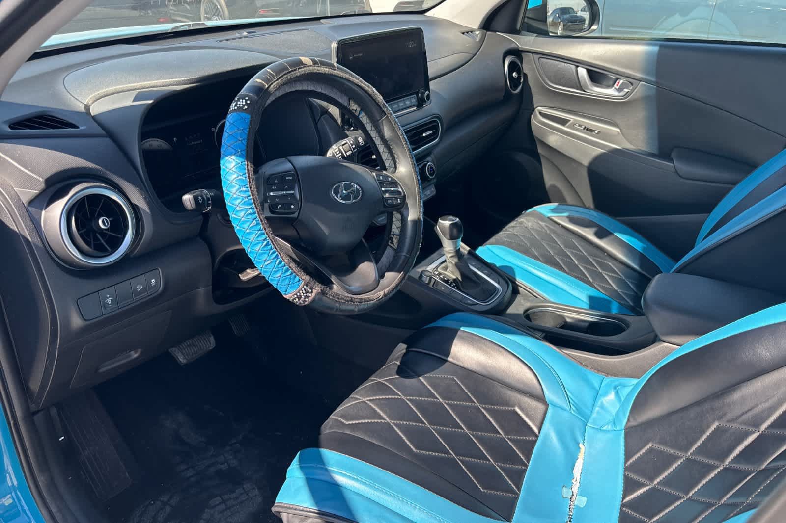 Used 2022 Hyundai Kona Limited w/ Cargo Package FWD image 14