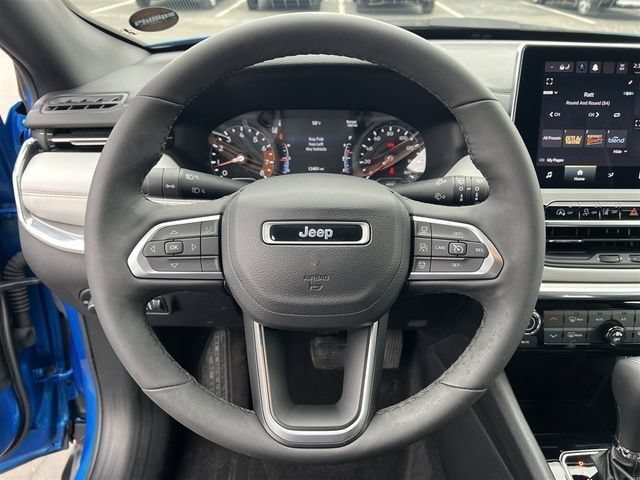 Used 2023 Jeep Compass Limited AWD/4WD image 10