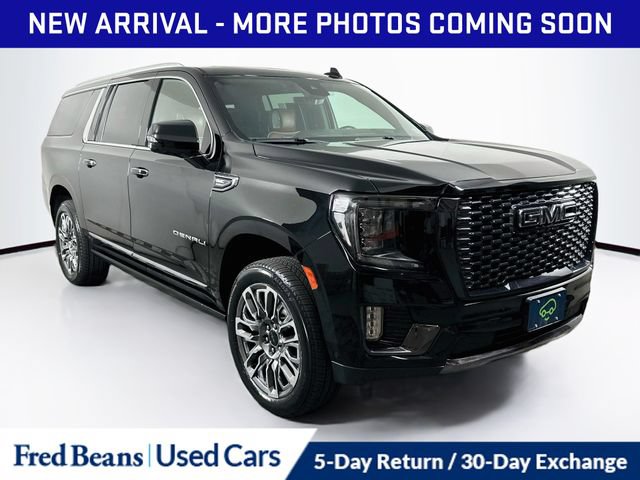 Used 2023 GMC Yukon XL Denali Ultimate AWD/4WD image 1