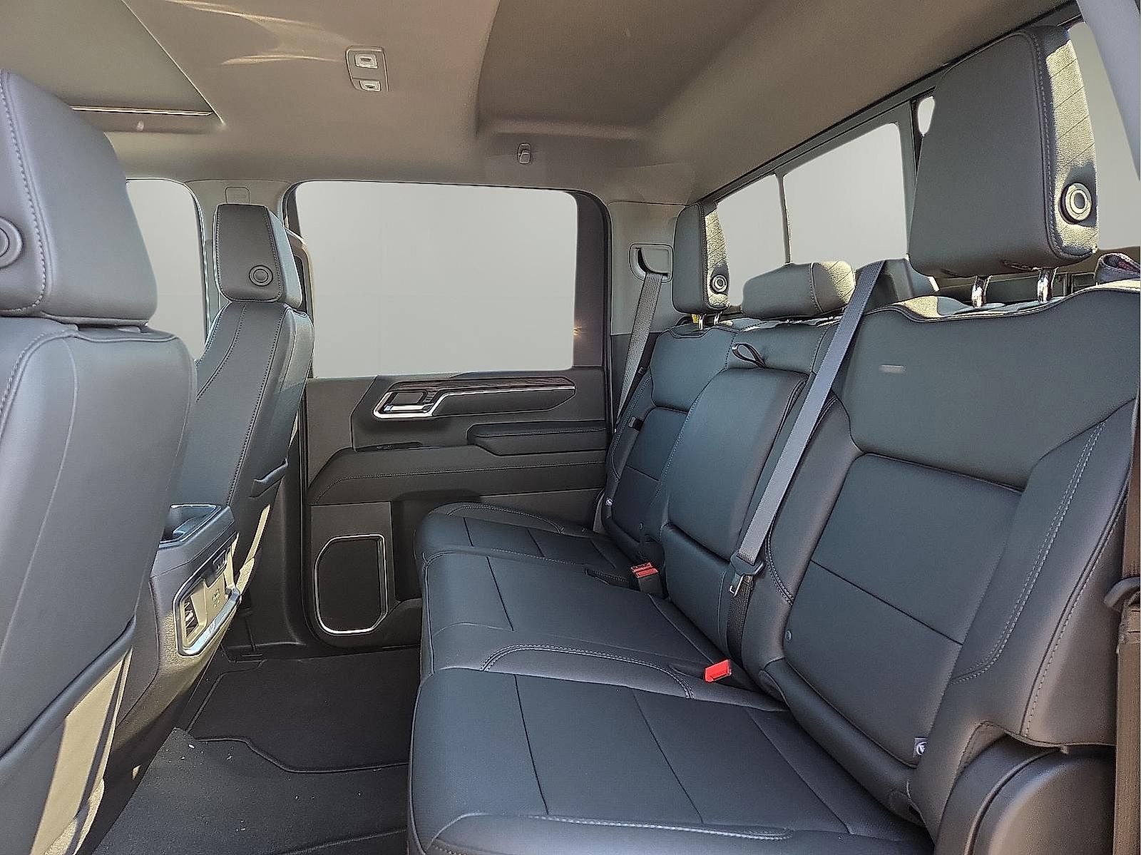 New 2025 GMC Sierra 2500 SLT w/ SLT Convenience Package AWD/4WD image 10