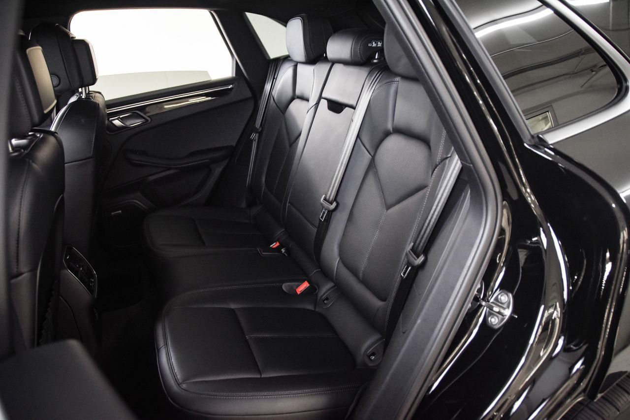 Certified 2026 Porsche Macan image 24
