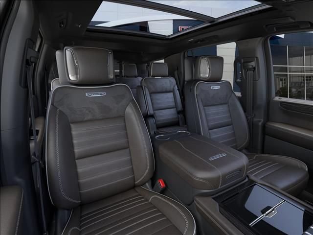 New 2026 GMC Yukon Denali Ultimate w/ LPO, Floor Liner Package AWD/4WD image 19