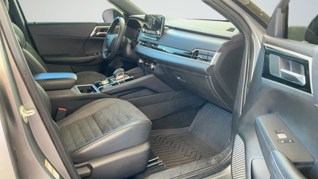 Used 2023 Mitsubishi Outlander SE Black Edition FWD image 24