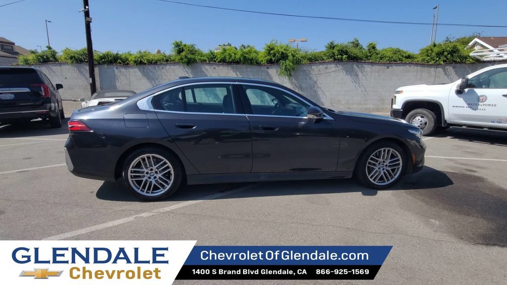 Used 2024 BMW 530i RWD image 9