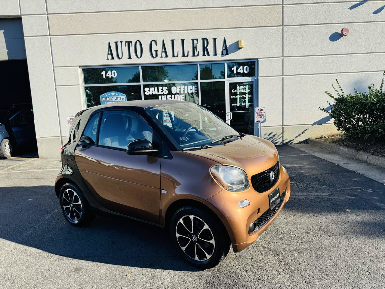 Used 2016 smart fortwo passion RWD image 2