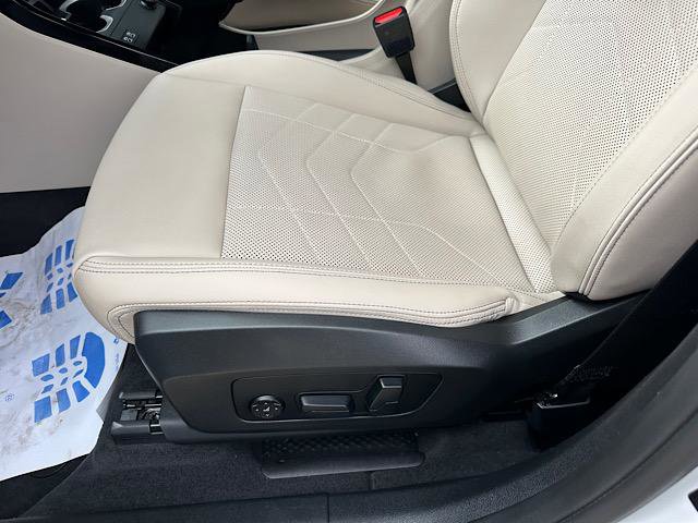 Certified 2025 BMW X1 xDrive28i w/ Premium Package image 15