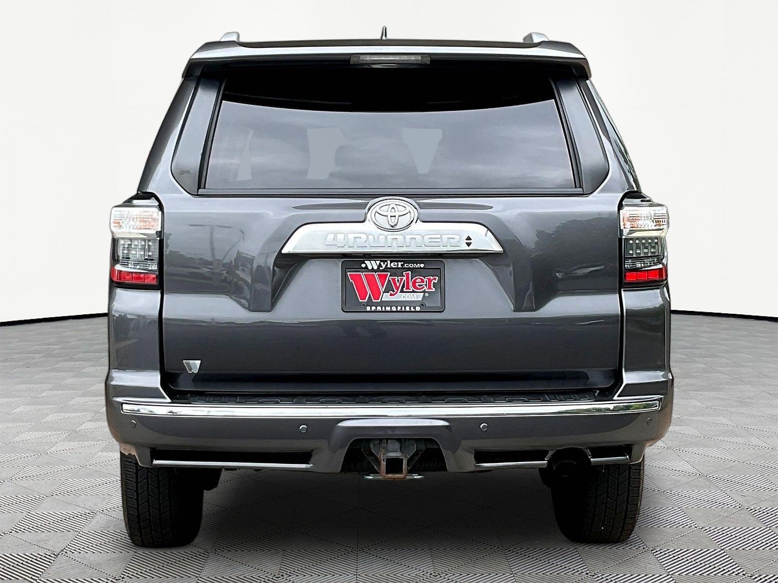 Used 2020 Toyota 4Runner Limited AWD/4WD image 5