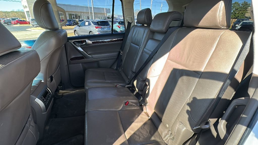 Used 2015 Lexus GX 460 image 11