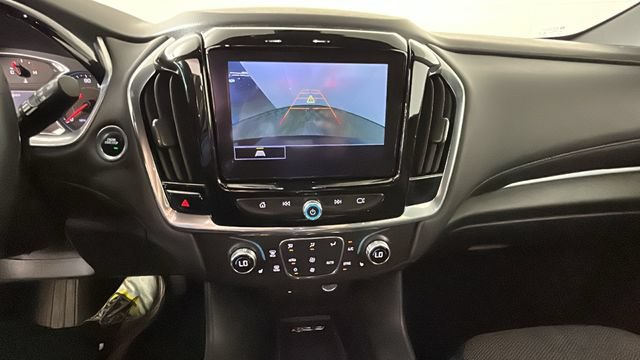 Used 2022 Chevrolet Traverse LT FWD image 25