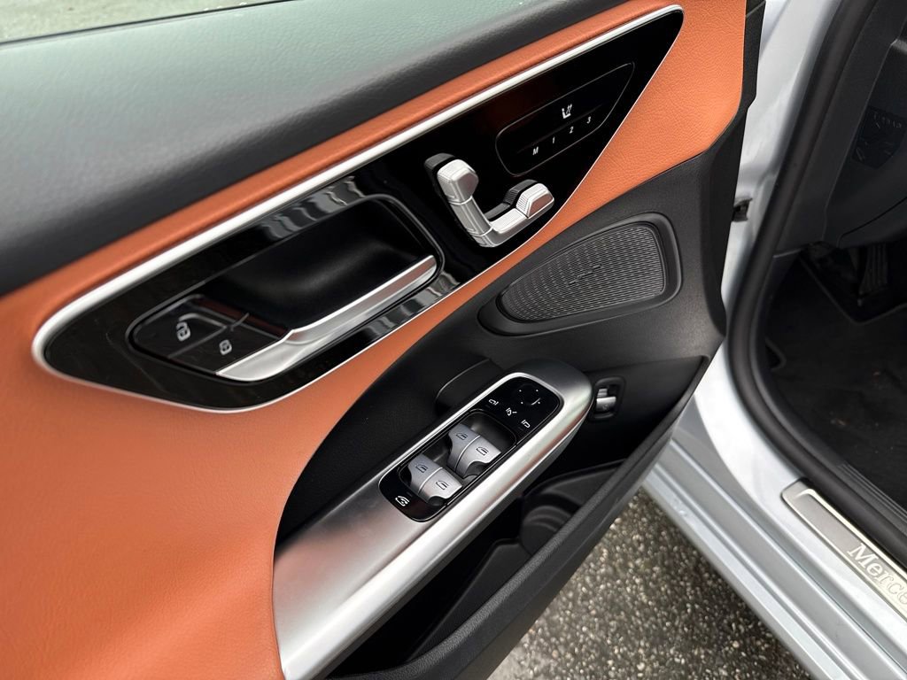 Used 2022 Mercedes-Benz C 300 4MATIC Sedan image 13