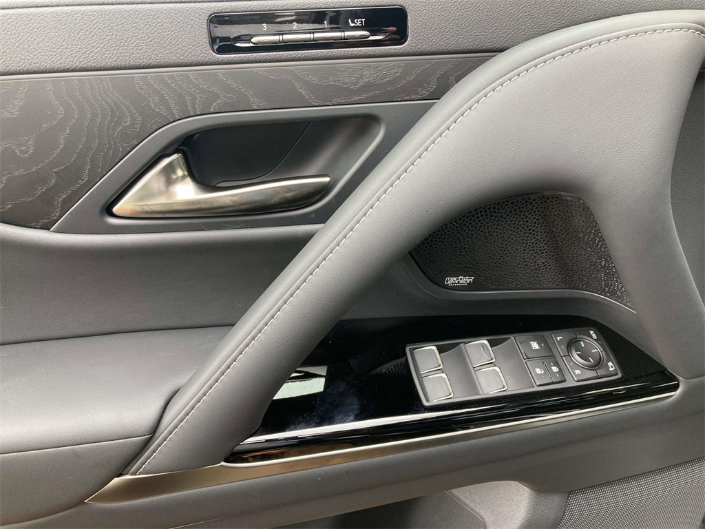 New 2025 Lexus LX 700h Luxury image 11