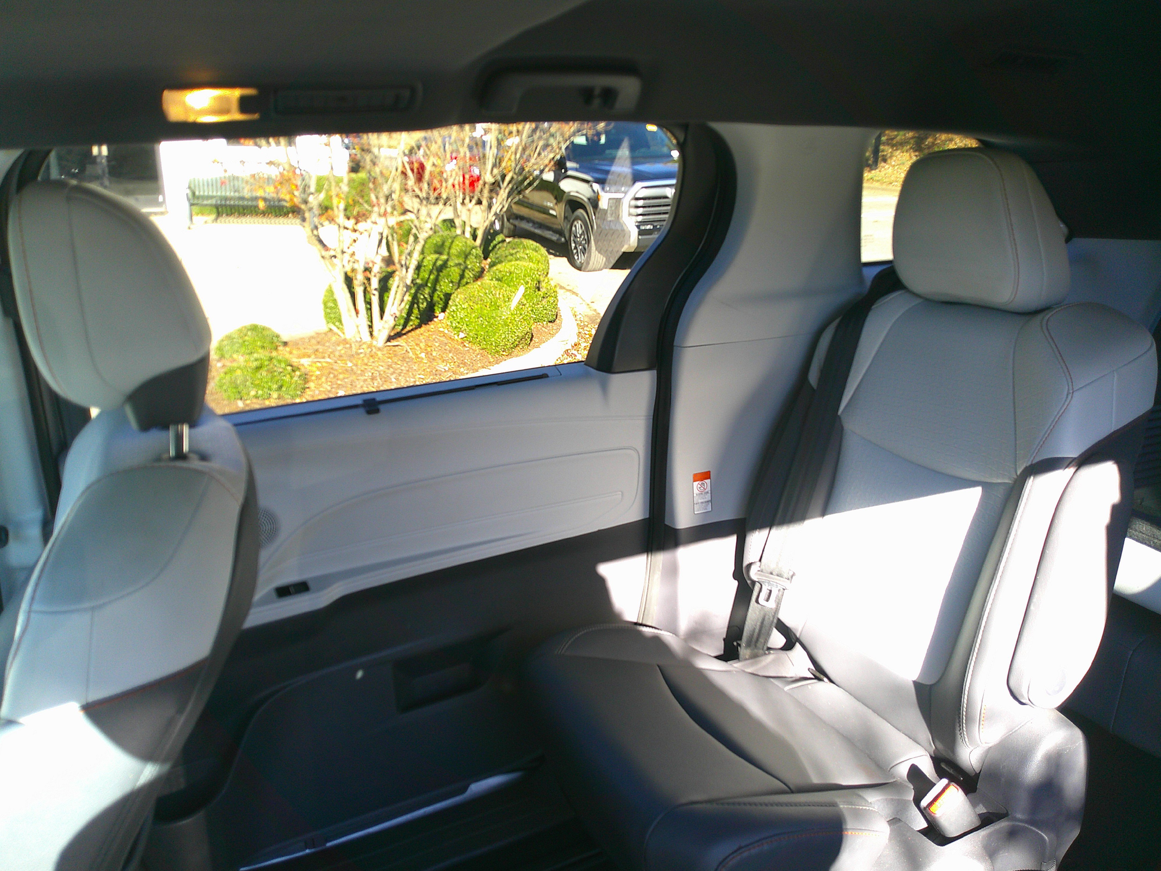 Used 2021 Toyota Sienna XSE image 31