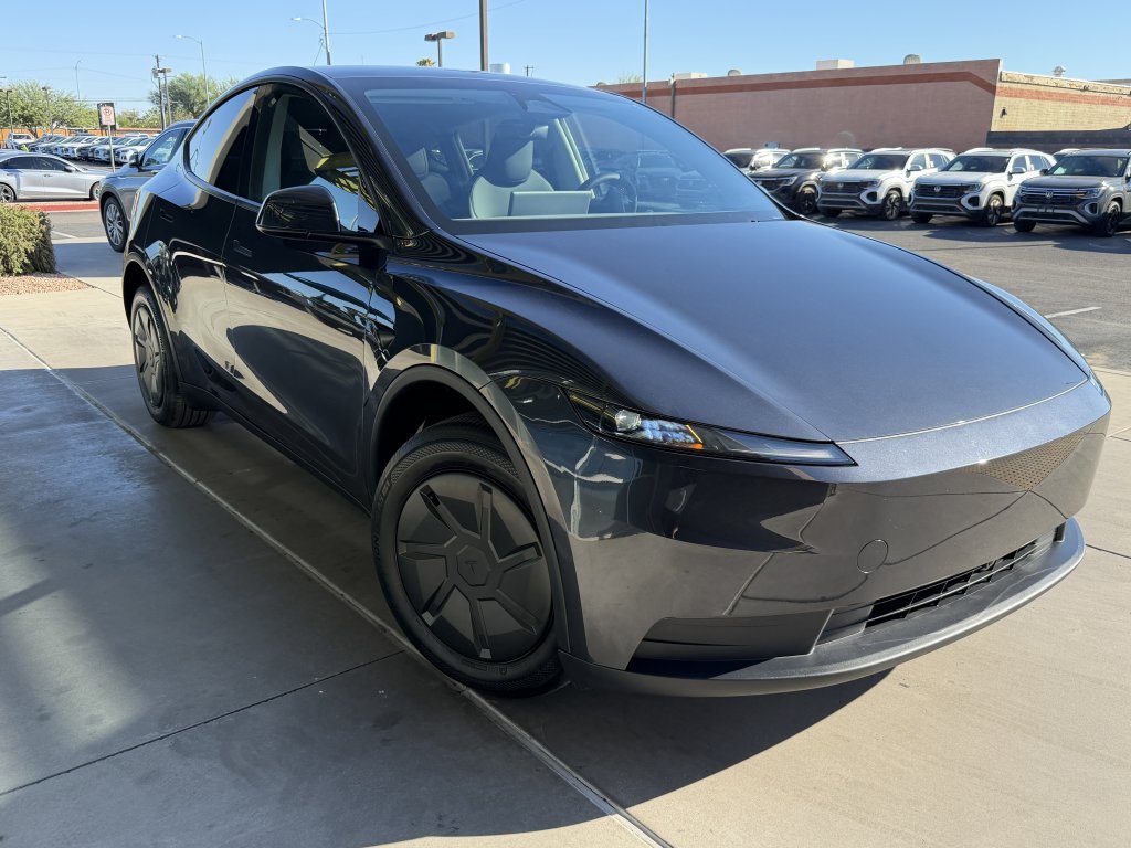 Used 2026 Tesla Model Y 2WD image 6