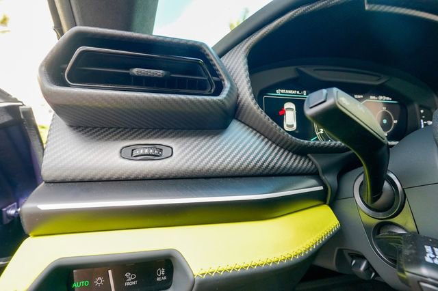 Used 2025 Lamborghini Urus SE image 56