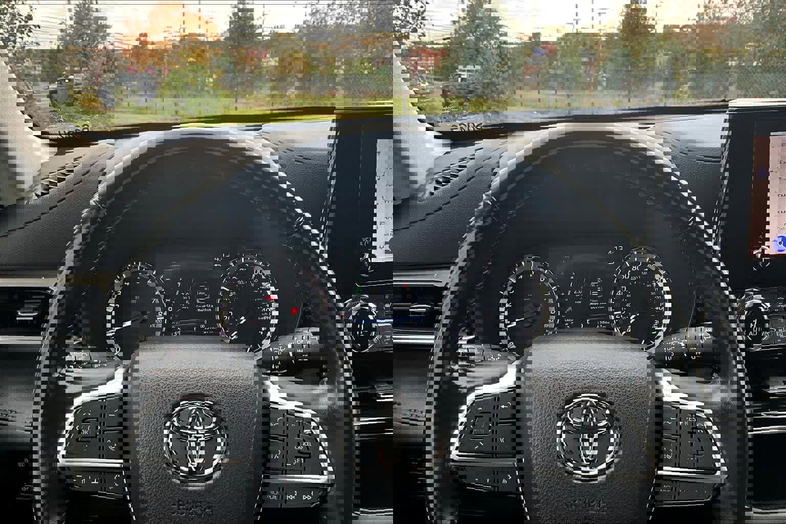 Used 2023 Toyota Highlander LE image 23