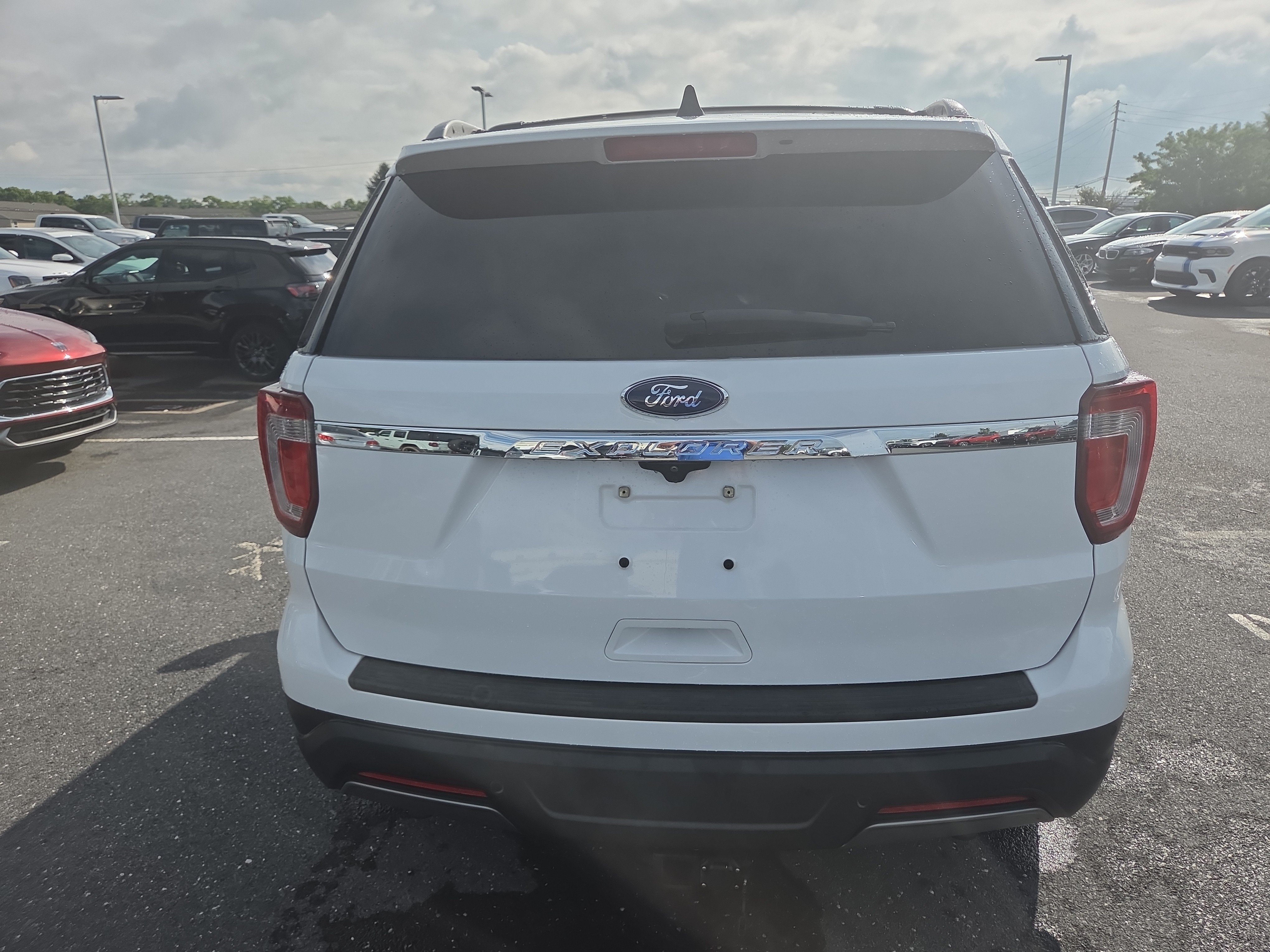 Used 2019 Ford Explorer XLT AWD/4WD image 11