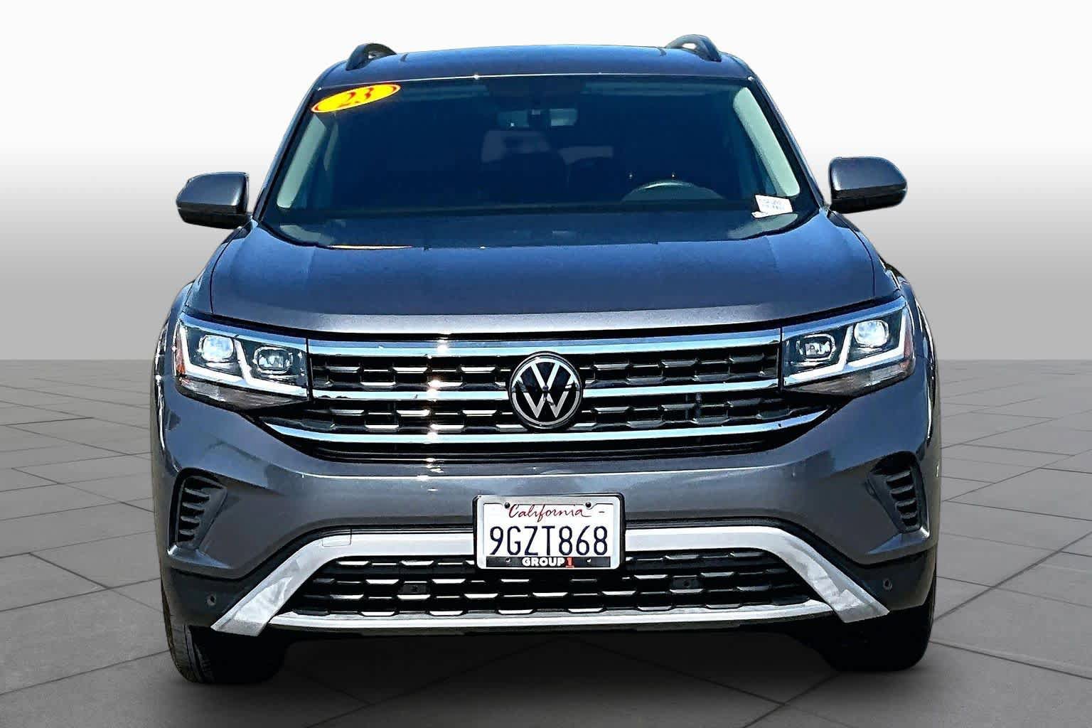 Used 2023 Volkswagen Atlas SE w/ Panoramic Sunroof Package AWD/4WD image 3