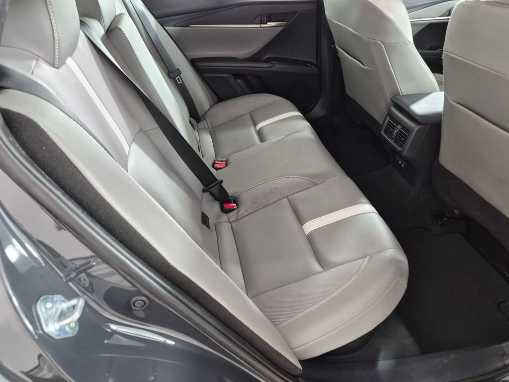 Used 2025 Toyota Camry SE FWD image 27