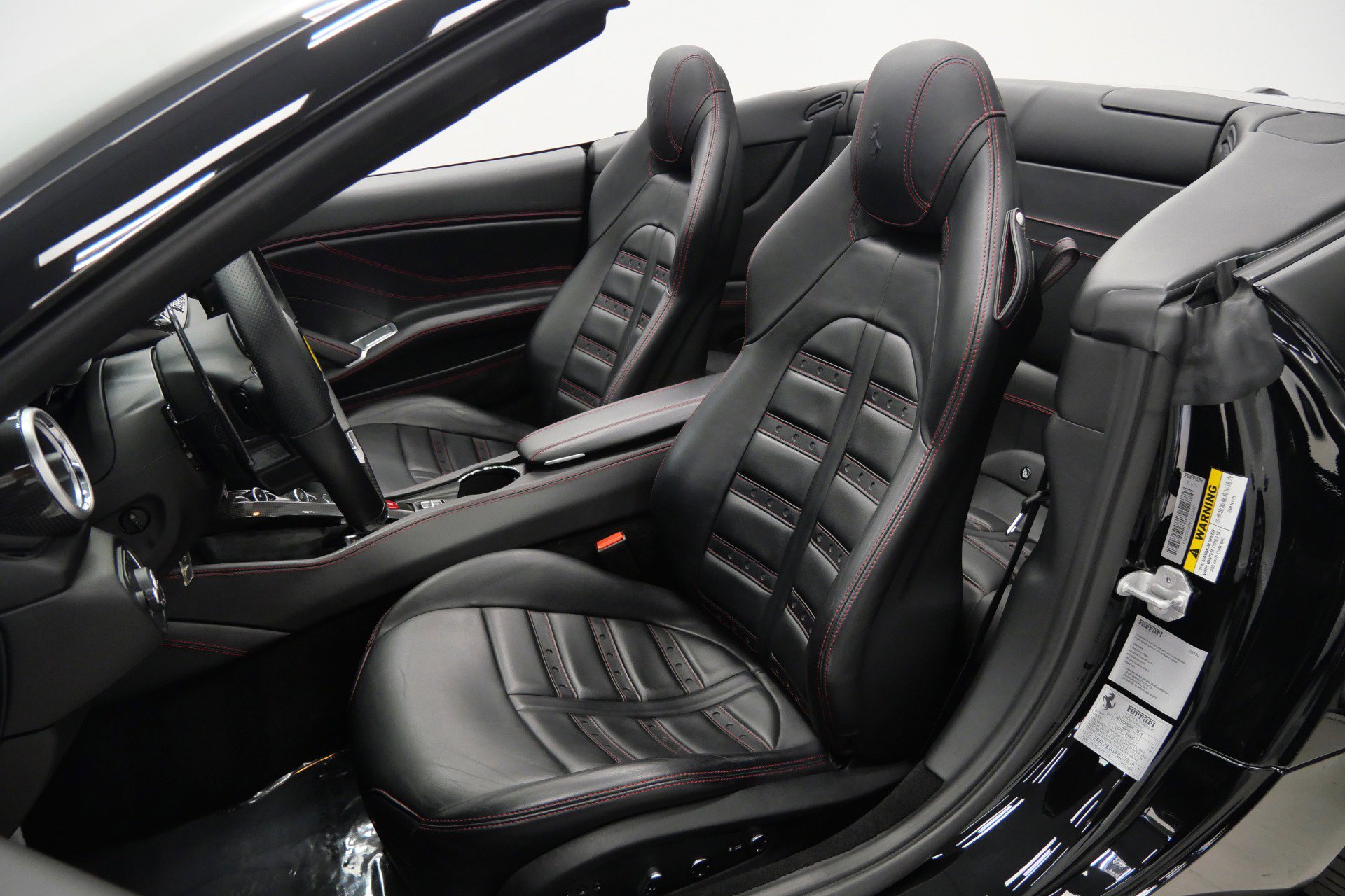 Used 2015 Ferrari California T RWD image 23