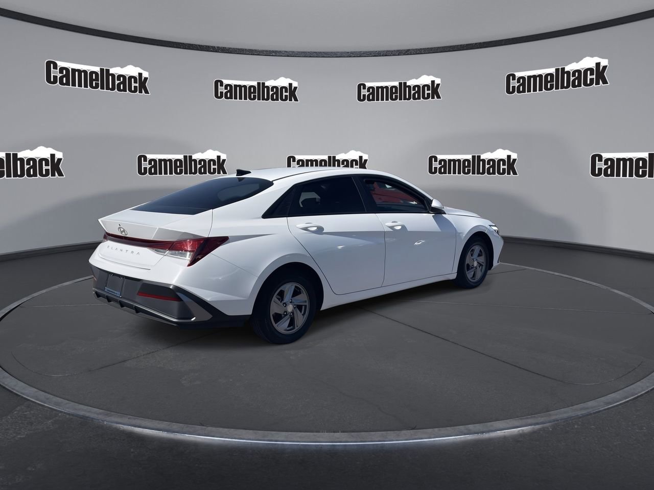 Certified 2024 Hyundai Elantra SE FWD image 7