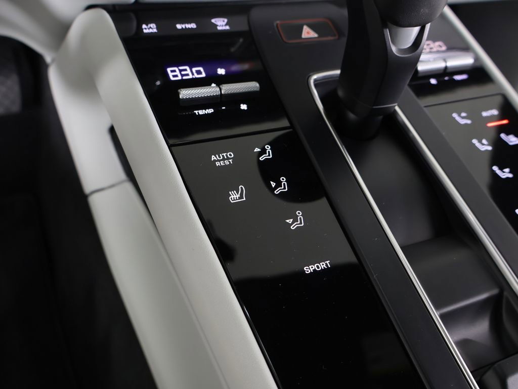 Certified 2024 Porsche Macan image 20