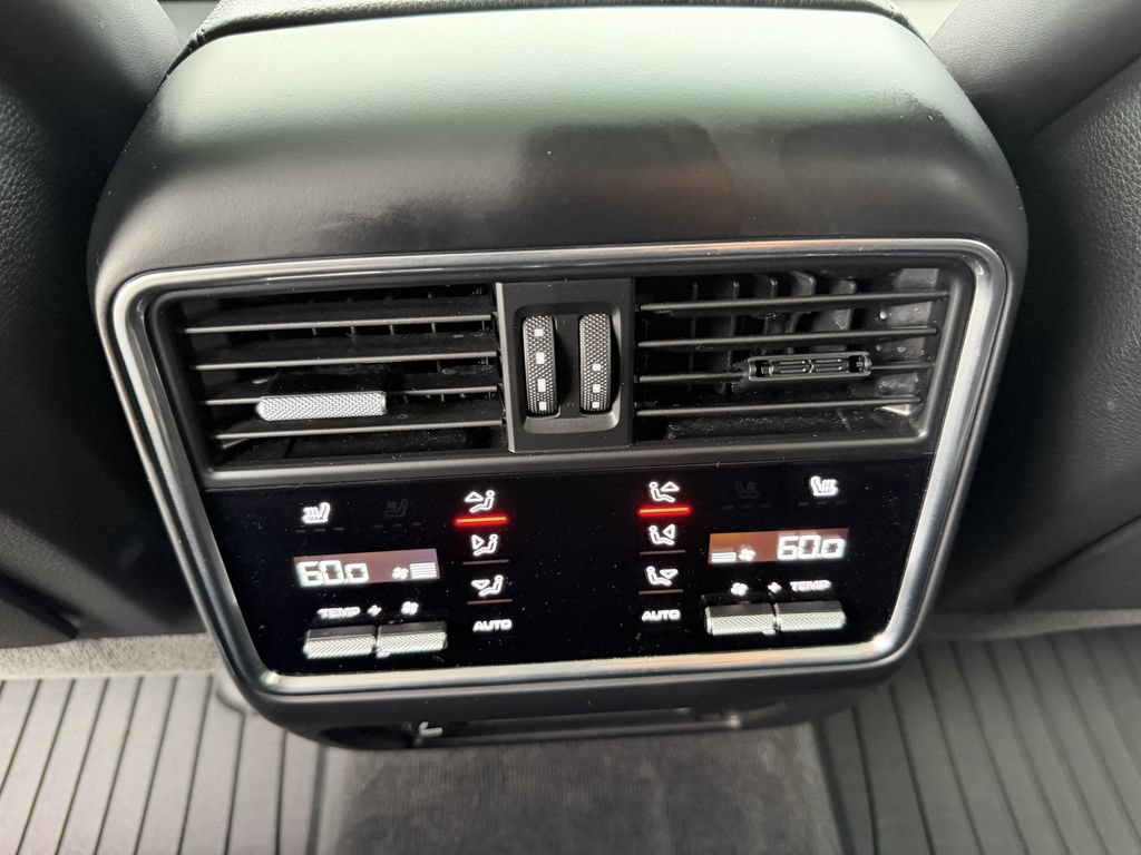 Used 2021 Porsche Cayenne S AWD/4WD image 24